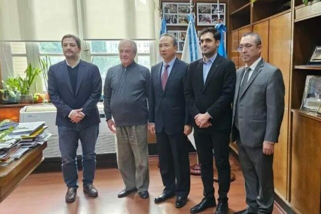Visita del Embajador de la República Popular China Dn. Wang Wei