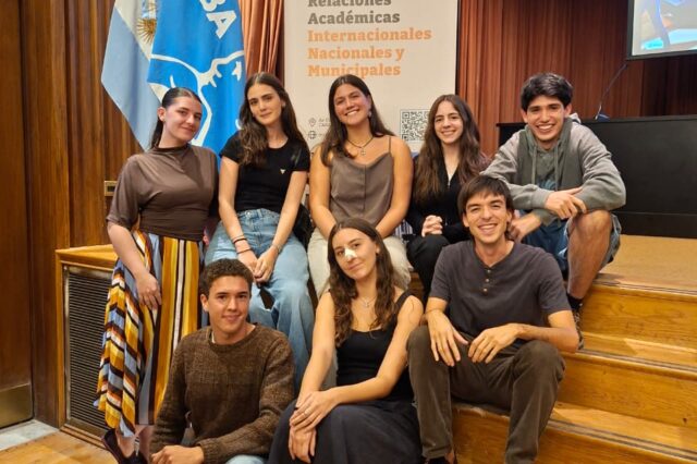 De la FCE al mundo