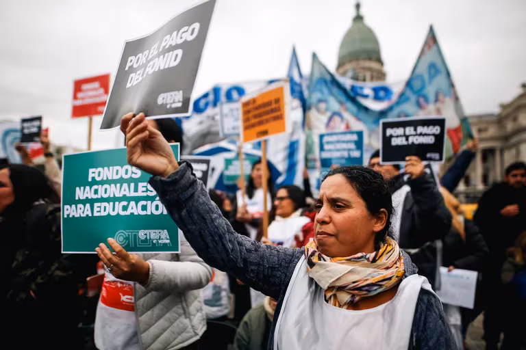 Nota – No hay educación de calidad con salarios debajo de la línea de la pobreza