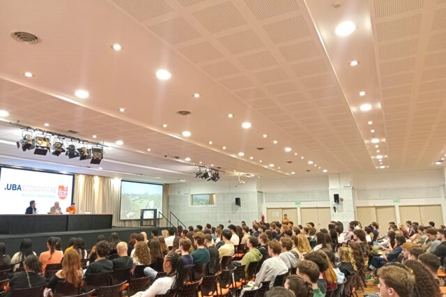 Reunión de Bienvenida a estudiantes de diferentes universidades del mundo
