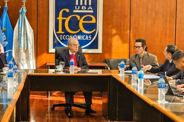 Visita de la Universidad del Sudoeste de Finanzas y Economía, China.